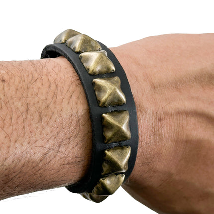 ANTIQUE SILVER PYRAMID STUDDED LEATHER  SNAP BRACELET