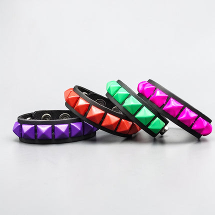 BC194 COLOR  1 ROW 1/2" PYRAMID 3 SNAP BRACELET