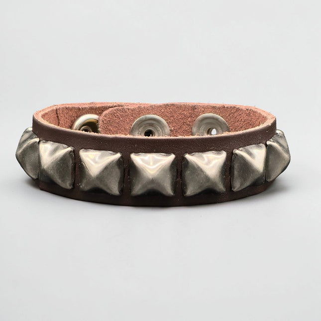BC127BRS-A.SIL  BORWN LEATHER ANTIQUE STUDDED BRACELET