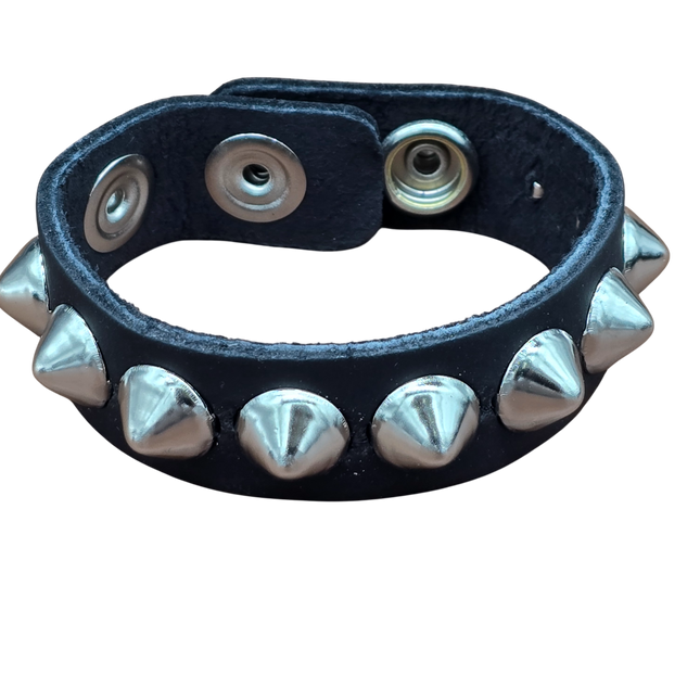 BC194CON 1 ROW 1/2" CONICAL STUDDED  SNAP BRACELET