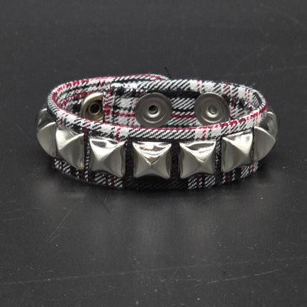 BC194PD PLAID 1 ROW PYRAMID STUDDED BRACELET CUFF