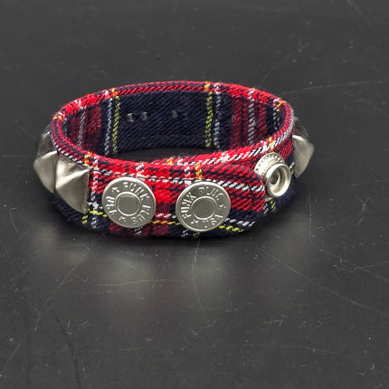 BC194PD PLAID 1 ROW PYRAMID STUDDED BRACELET CUFF