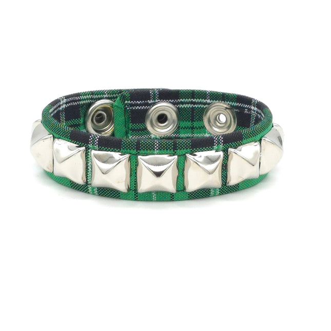 BC194PD PLAID 1 ROW PYRAMID STUDDED BRACELET