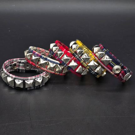 BC194PD PLAID 1 ROW PYRAMID STUDDED BRACELET CUFF