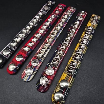 BC194PD PLAID 1 ROW PYRAMID STUDDED BRACELET CUFF