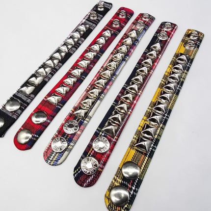 BC194PD PLAID 1 ROW PYRAMID STUDDED BRACELET CUFF