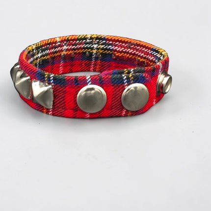 BC194PD PLAID 1 ROW PYRAMID STUDDED BRACELET CUFF