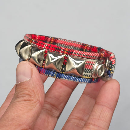 BC194PD PLAID 1 ROW PYRAMID STUDDED BRACELET CUFF