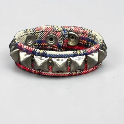 BC194PD PLAID 1 ROW PYRAMID STUDDED BRACELET CUFF