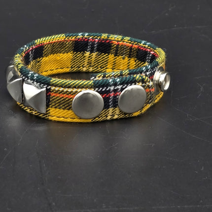 BC194PD PLAID 1 ROW PYRAMID STUDDED BRACELET CUFF