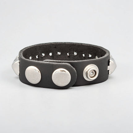 BC194 1 ROW 1/2" PYRAMID 3 SNAP BRACELET