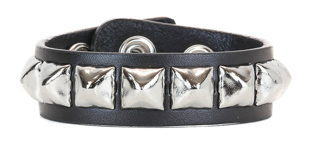 BC194 1 ROW 1/2" PYRAMID 3 SNAP BRACELET