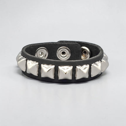 POINTY TOP PYRAMID STUDDED LEATHER  SNAP BRACELET