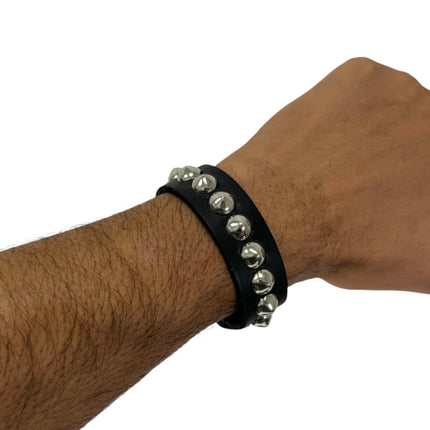 BC200 CONICAL STUDDED 3/4" WIDE SNAP BRACELET