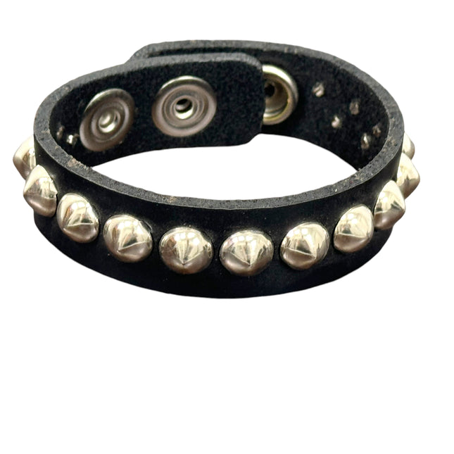 BC200 CONICAL STUDDED 3/4" WIDE SNAP BRACELET