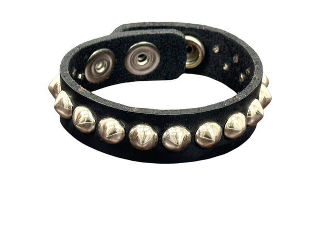 BC200 CONICAL STUDDED 3/4" WIDE SNAP BRACELET