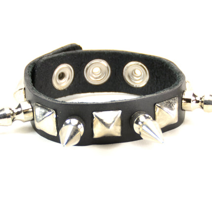 BC202 SPIKE & PYRAMID ALTERNATE 3 SNAP BRACELET
