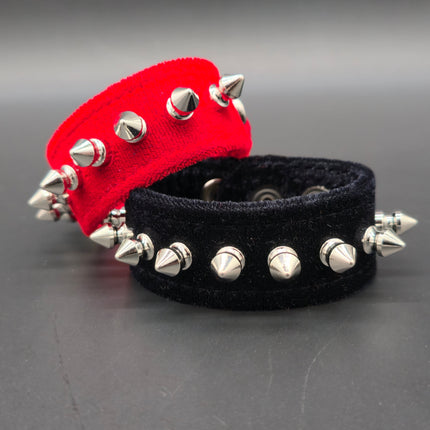 BC203VEL 1/2" SPIKE VELVET BRACELET