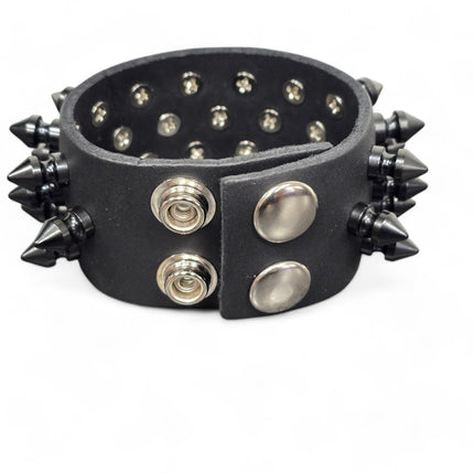 BC213  THREE ROW 31 PCS  1/2" SPIKE BRACELET SNAP BRACELET
