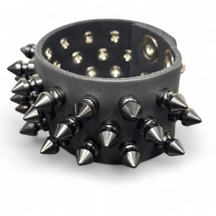 BC213  THREE ROW 31 PCS  1/2" SPIKE BRACELET SNAP BRACELET
