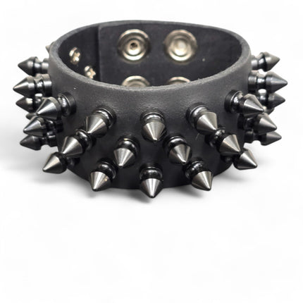 BC213  THREE ROW 31 PCS  1/2" SPIKE BRACELET SNAP BRACELET