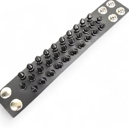 BC213  THREE ROW 31 PCS  1/2" SPIKE BRACELET SNAP BRACELET