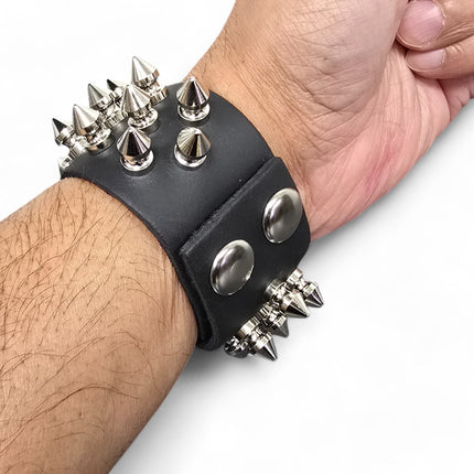 BC213  THREE ROW 31 PCS  1/2" SPIKE BRACELET SNAP BRACELET