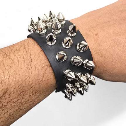 BC213  THREE ROW 31 PCS  1/2" SPIKE BRACELET SNAP BRACELET