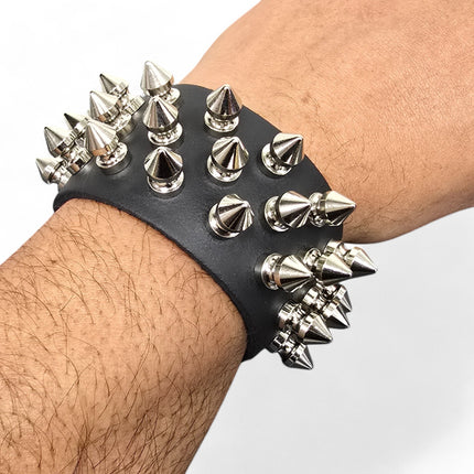 BC213  THREE ROW 31 PCS  1/2" SPIKE BRACELET SNAP BRACELET