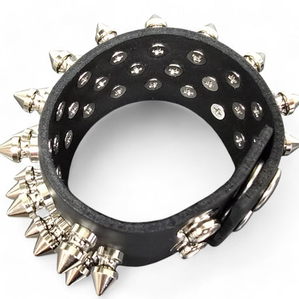 BC213  THREE ROW 31 PCS  1/2" SPIKE BRACELET SNAP BRACELET