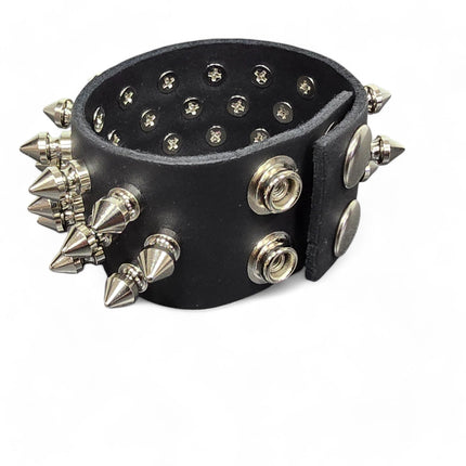 BC213  THREE ROW 31 PCS  1/2" SPIKE BRACELET SNAP BRACELET