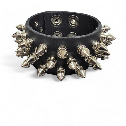 BC213  THREE ROW 31 PCS  1/2" SPIKE BRACELET SNAP BRACELET