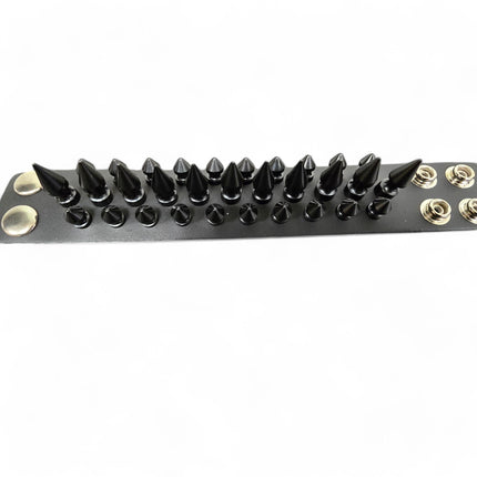 BC214 3 ROW 31 PICS 1" & 1/2" SPIKE SNAP CUFF BRACELET