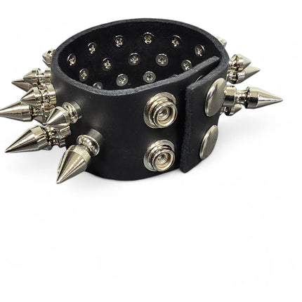 BC214 3 ROW 31 PICS 1" & 1/2" SPIKE SNAP CUFF BRACELET