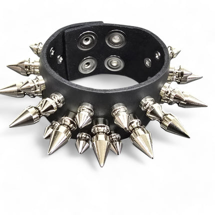 BC214 3 ROW 31 PICS 1" & 1/2" SPIKE SNAP CUFF BRACELET