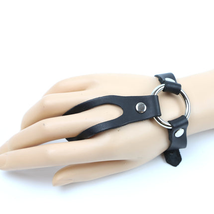 BC239 TRIPOD FINGER RING BRACELET