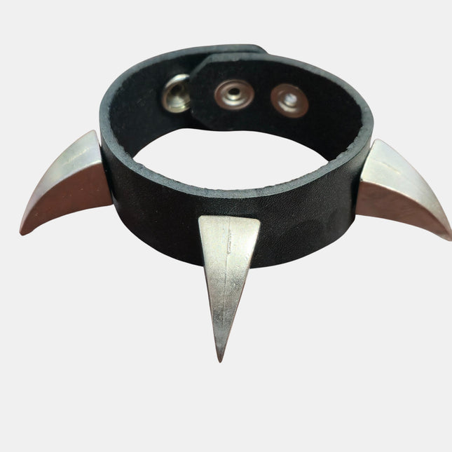 BC252  LARGE  CLAW SPIKE BRACELET