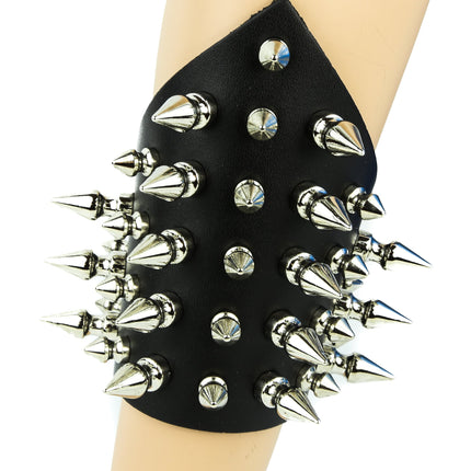 BC262 TRIANGULAR SHAPE BRACELET WITH 1/2" & 1" SPIKE