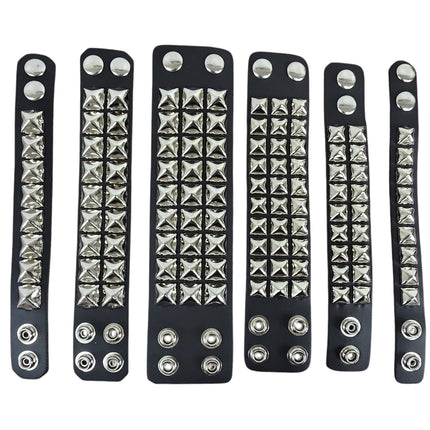 PYRAMID STUDDED LEATHER  SNAP BRACELET