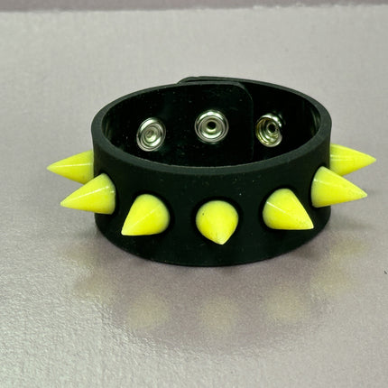 BC325RUB SPIKE  SILICONE GLOW IN DARK BRACELET