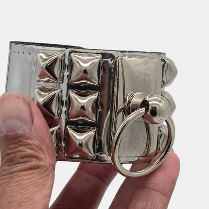 BC463P.SIL STUDDED METAL PLATE O RING CUFF