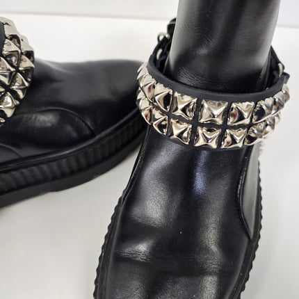 BS146  2 ROW STUDDED BOOTSTRAP