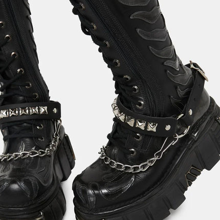 BS147  ONE ROW PYRAMID STUDDED BOOTHSTRAP