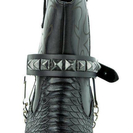 BS147  ONE ROW PYRAMID STUDDED BOOTHSTRAP