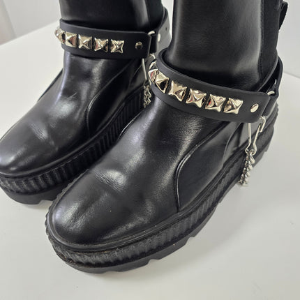 BS147  SINGLE ROW PYRAMID STUDDED GENUINE LEATHER BOOTHSTRAP