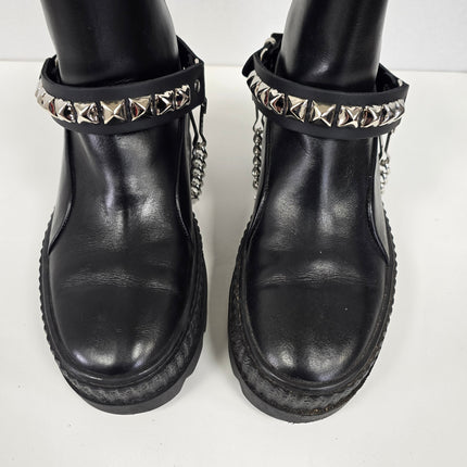 BS147  SINGLE ROW PYRAMID STUDDED GENUINE LEATHER BOOTHSTRAP
