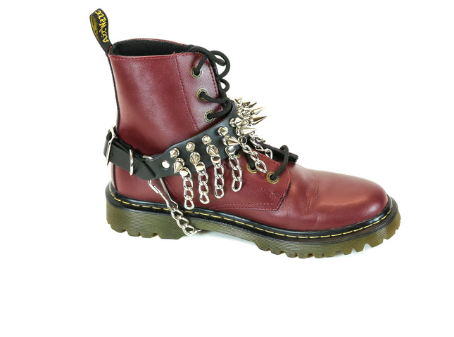 BS150  SPIKE AND HANGING CHAIN BOOTSTRAP