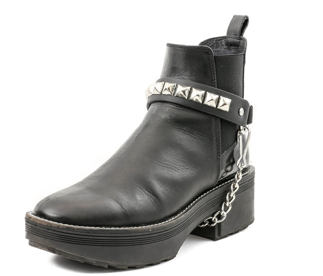 BS211R  1 ROW PYRAMID STRAP RING BOORSTRAP