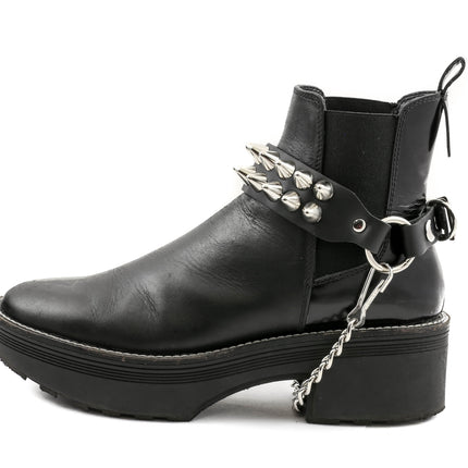 BS212R  2 ROW UK77 STUDDED RING BOOTSTRAP