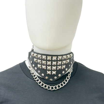 BS346 PYRAMID STUDDED TRIANGULAR   BOOTSTRAP OVER LEATHER